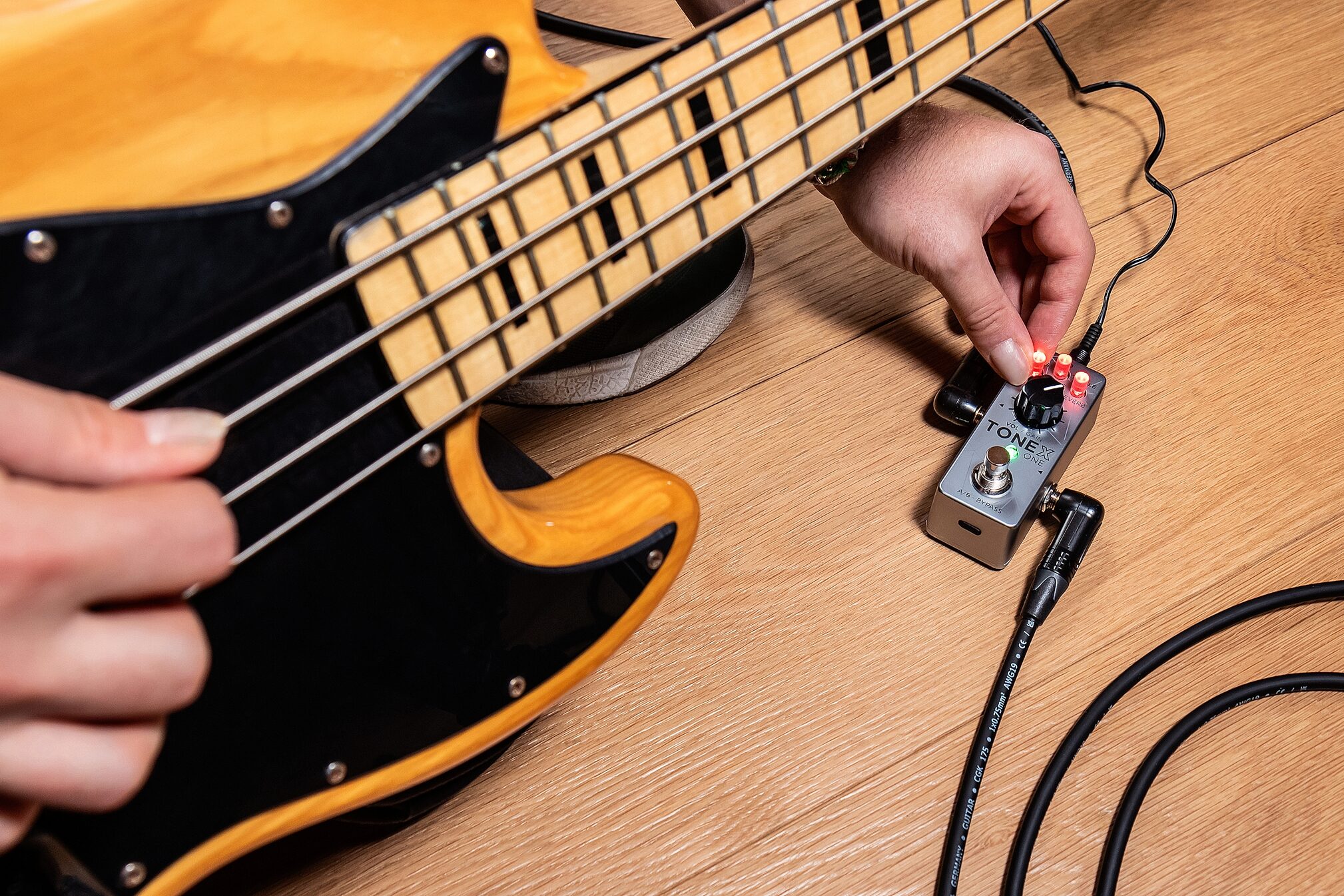 IK Multimedia TONEX ONE BASS Modeling Pedal, New, Action Position Back