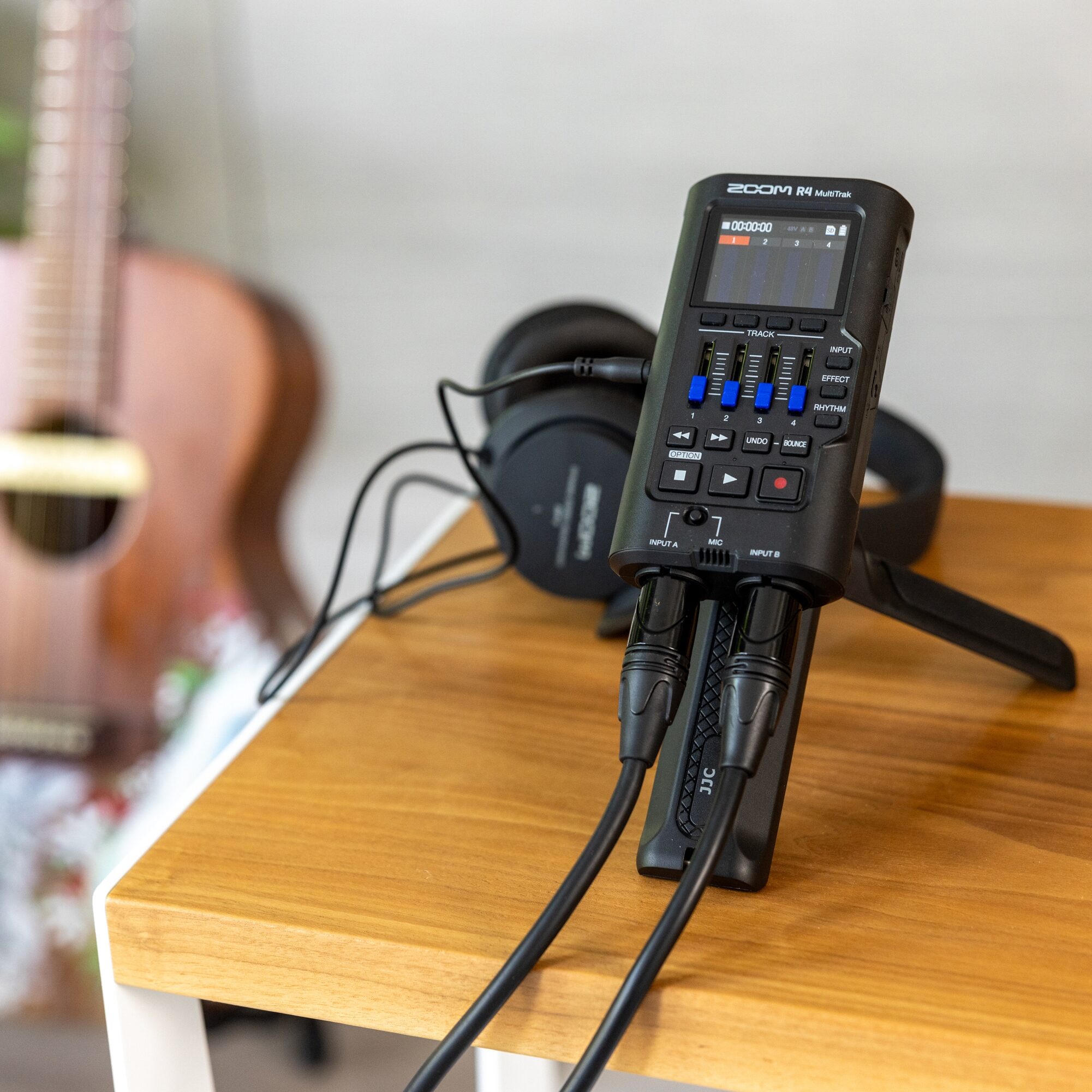 Zoom R4 Handheld Digital MultiTrak Audio Recorder, New, Action Position Back