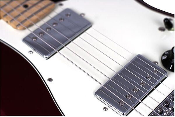 open zoom image for Fender Blacktop Stratocaster HH Electric Guitar (Maple), Candy Apple Red - Closeup 2