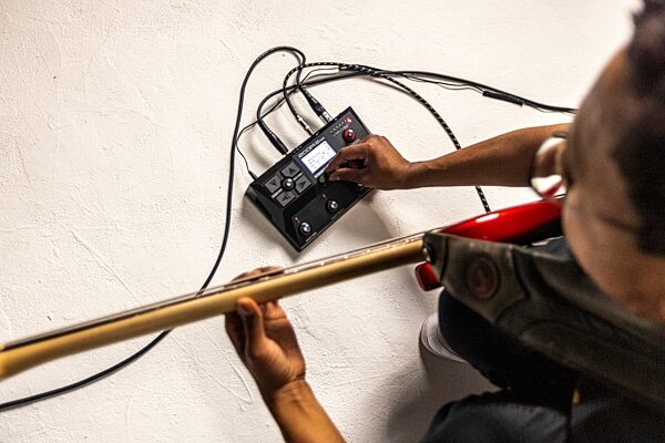 open zoom image for Zoom B2 Four Bass Effects and Amp Emulator Pedal, New, Action Position Back