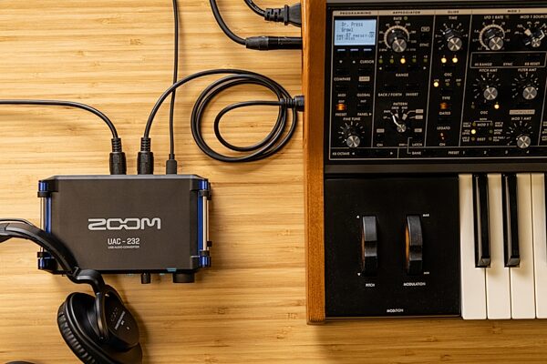 open zoom image for Zoom UAC-232 32-Bit USB Audio Interface, New, Action Position Back