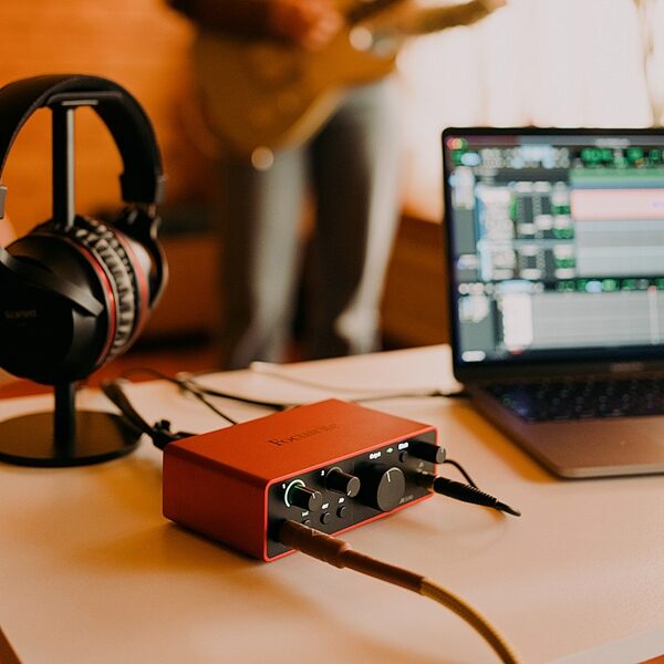 open zoom image for Focusrite Scarlett Solo Studio Gen 4 Audio Interface Recording Package, New, In Use