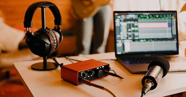 open zoom image for Focusrite Scarlett Solo Studio Gen 4 Audio Interface Recording Package, New, In Use