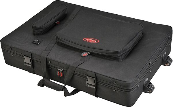 open zoom image for SKB SCNS7FX Numark NS7FX Soft Case, Closed Left