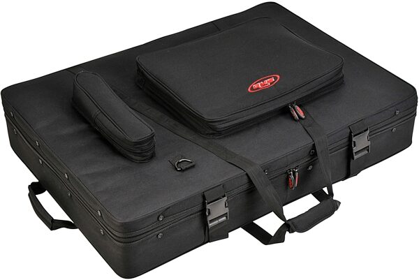 open zoom image for SKB SCNS7FX Numark NS7FX Soft Case, Closed Right