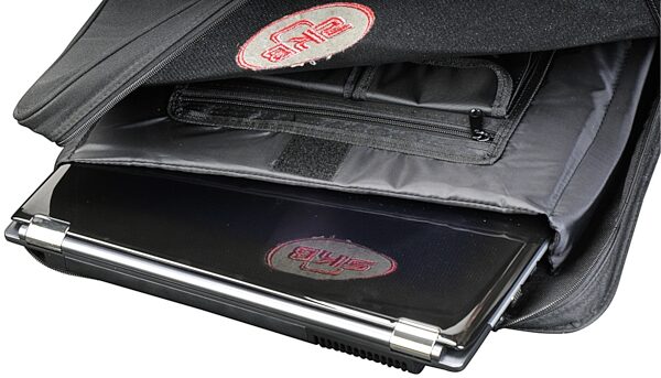 open zoom image for SKB SCNS7FX Numark NS7FX Soft Case, Pocket Closeup