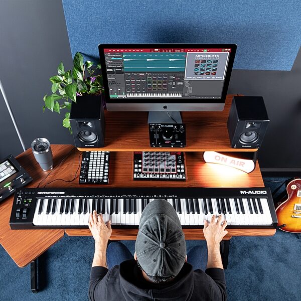 open zoom image for M-Audio Keystation 88 MK3 USB MIDI Controller, 88-Key, New, Action Position Front