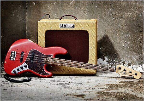 open zoom image for Fender Bassman TV Twelve Tweed Bass Combo Amplifier (150 Watts, 1x12 in.), Glamour View 3