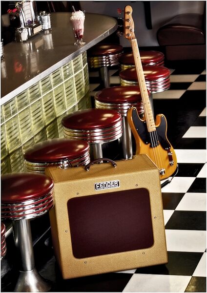 open zoom image for Fender Bassman TV Twelve Tweed Bass Combo Amplifier (150 Watts, 1x12 in.), Glamour View 4