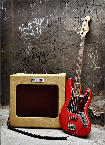 open zoom image for Fender Bassman TV Twelve Tweed Bass Combo Amplifier (150 Watts, 1x12 in.), Glamour View 5
