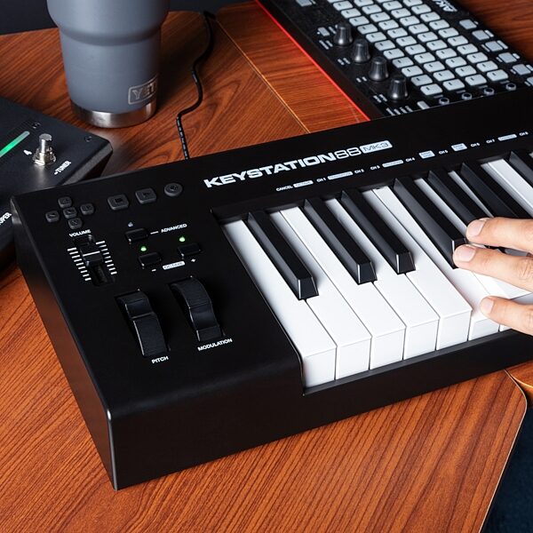 open zoom image for M-Audio Keystation 88 MK3 USB MIDI Controller, 88-Key, New, Action Position Front
