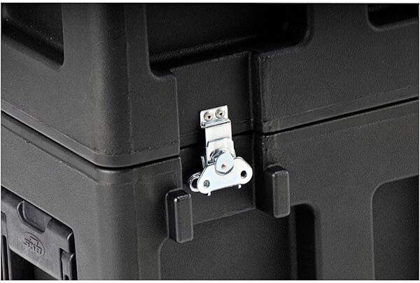 open zoom image for SKB Roto-Molded LCD Screen Case, Fits 20 inch - 26 inch Screens, 3SKB-2026, Alt