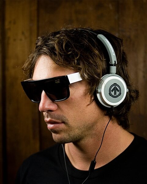 open zoom image for Aerial7 Matador Headphones, Shade Glamour View 1