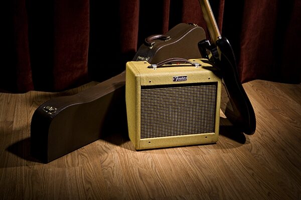 open zoom image for Fender '57 Custom Champ Guitar Combo Amplifier (5 Watts, 1x8"), Glamour View 3