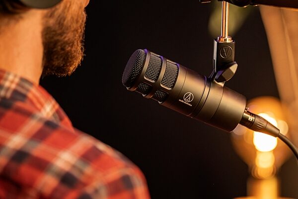 open zoom image for Audio-Technica AT2040 Hypercardioid Dynamic Podcast Microphone, Open Box (Like New), Action Position Back