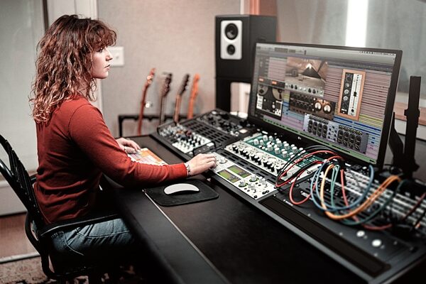 open zoom image for Universal Audio Apollo x8p Gen 2 Thunderbolt Audio Interface, Essentials+ Edition, New, Action Position Back