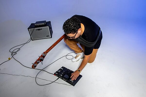open zoom image for Zoom B6 Bass Multi-Effects Processor, New, Action Position Back