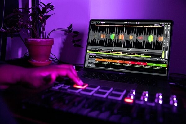 open zoom image for Serato Studio Production Software, Digital Download, view
