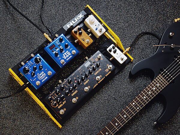open zoom image for NUX Bumblebee Large Pedalboard, With Bag, Action Position Back