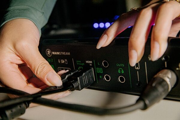 open zoom image for Mackie MainStream Audio Video Capture Interface, New, Action Position Back