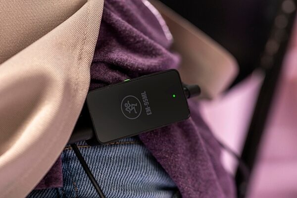 open zoom image for Mackie EM-95ML Lavalier Microphone with In-Line Amplifier for Smartphone and DSLR, New, In Use