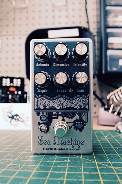 open zoom image for EarthQuaker Devices Sea Machine V3 Chorus Pedal, New, glam