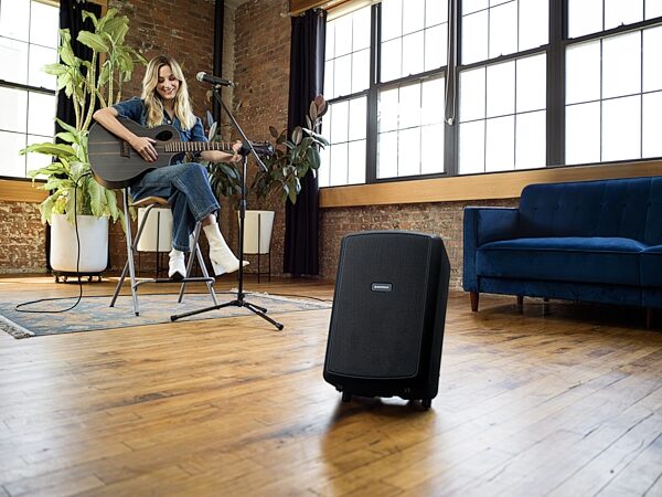 open zoom image for Samson Expedition Explor Battery-Powered Portable PA System with Handheld Wireless Microphone, New, In Use