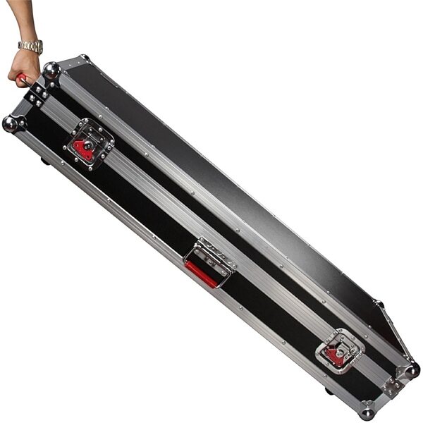 open zoom image for Gator G-TOUR V2 ATA Wood Keyboard Flight Cases with Wheels, For 72-Key, GTOUR76V2, GTOUR61V2 - In Action