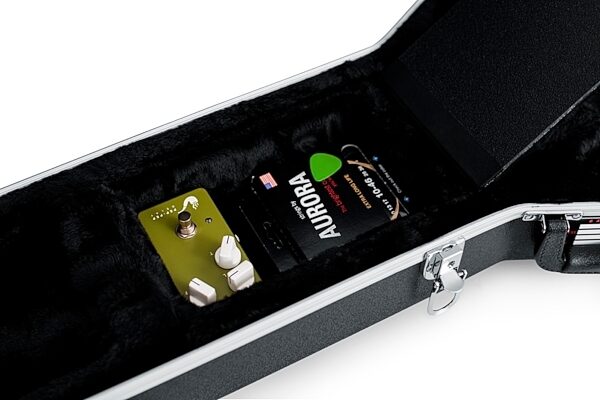 open zoom image for Gator GCSG Deluxe Molded Case for Gibson and Epiphone SG Guitars, New, View 4