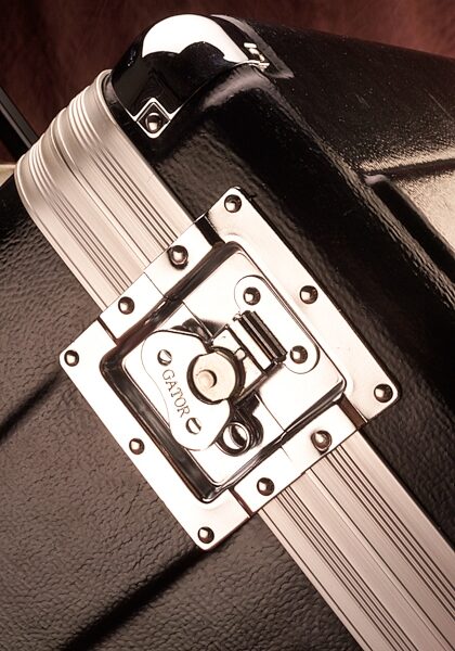 open zoom image for Gator G-Mix ATA Rolling Mixer/Equipment Case, 24 x 36 inch, Open Box (Like New), Latch