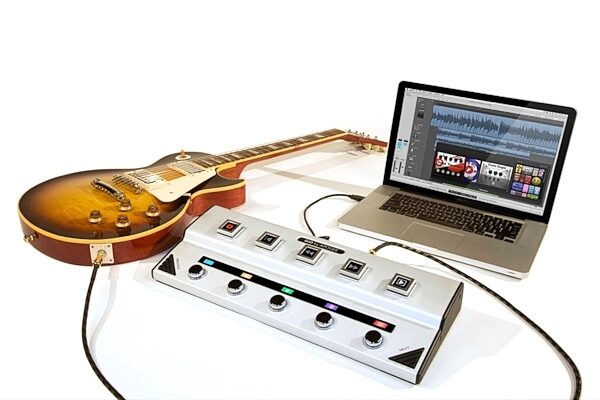 open zoom image for Apogee GIO USB Guitar Recording Interface and Controller, In Use 3