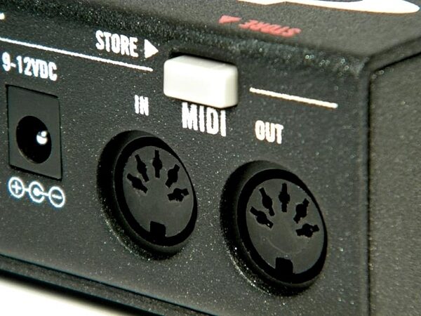 open zoom image for Decibel Eleven Split Personality Amp Switcher, Closeup
