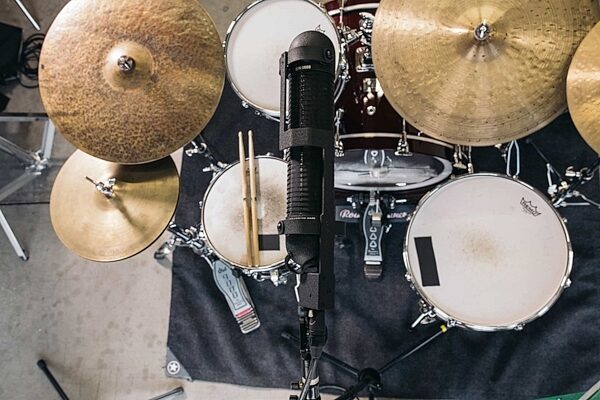 open zoom image for AEA R88A Stereo Far-Field Blumlein Phantom-Powered Active Ribbon Microphone, In Use
