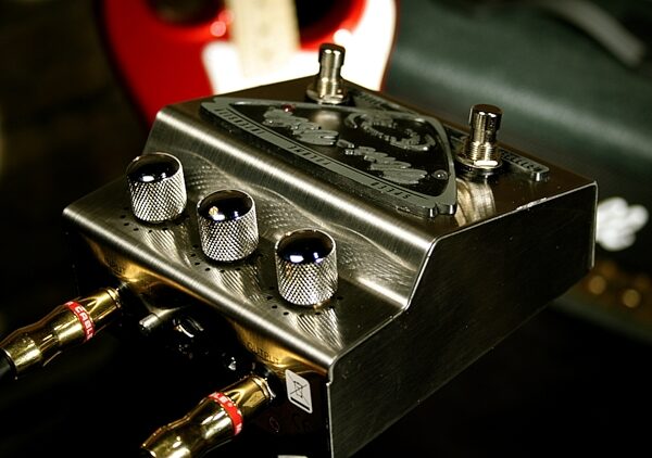 open zoom image for Dunlop Uni-Vibe UV1 Chorus/Vibrato Pedal, Application Shot Back