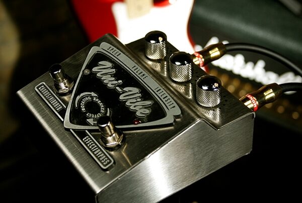 open zoom image for Dunlop Uni-Vibe UV1 Chorus/Vibrato Pedal, Application Shot Front