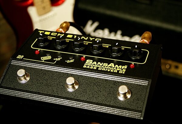 open zoom image for Tech 21 SansAmp Programmable Bass Driver DI Pedal, Application Shot Front
