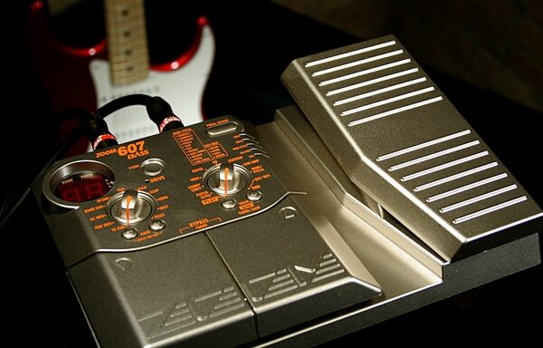 open zoom image for Zoom 607 Bass Muti-Effects Pedal with Built-In Expression Pedal, Application Shot Front