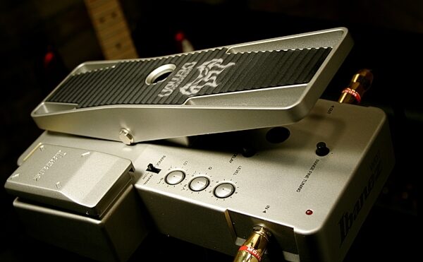 open zoom image for Ibanez TLWD7 Tone Lok Weeping Demon Wah Pedal, Application Shot Back