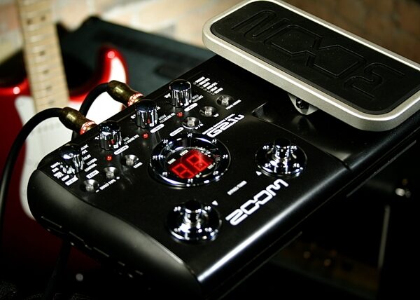 open zoom image for Zoom G2.1u Guitar Multi-Effects Pedal, Application Shot