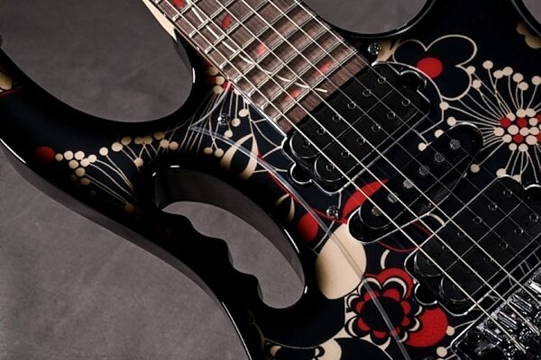 open zoom image for Ibanez JEM77 Floral Pattern II Electric Guitar (with Case), Grip
