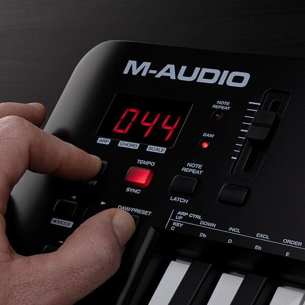 open zoom image for M-Audio Oxygen 25 MKV USB MIDI Controller, 25-Key, New, Action Position Back