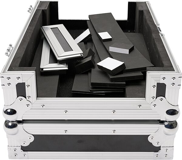 open zoom image for Magma Multi-Format Flight Case for DJ Players/Mixers, New, Action Position Back