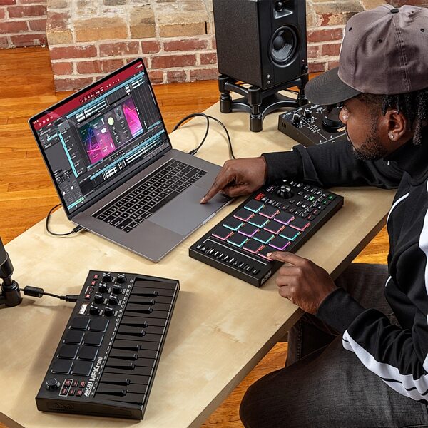 open zoom image for Akai MPC Studio Music Production Controller, New, In Use