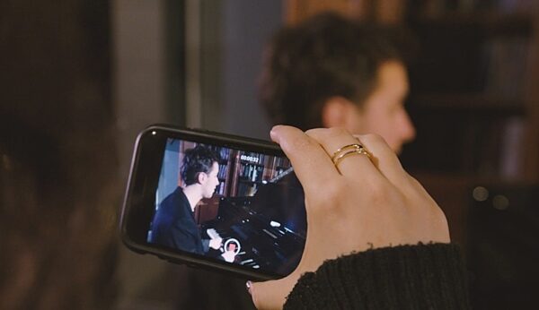open zoom image for Sennheiser Memory Mic Wireless Clip-On Microphone, Action Position Back
