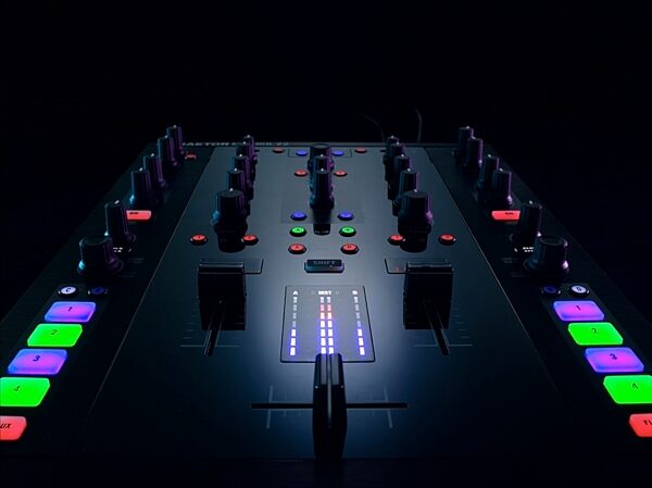 open zoom image for Native Instruments Traktor Kontrol Z2 DJ Mixer, Glamour View Front