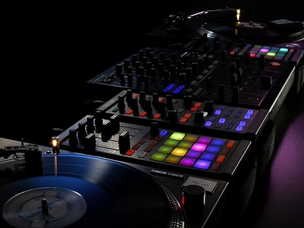 open zoom image for Native Instruments Traktor Kontrol F1 Controller, Setup Example