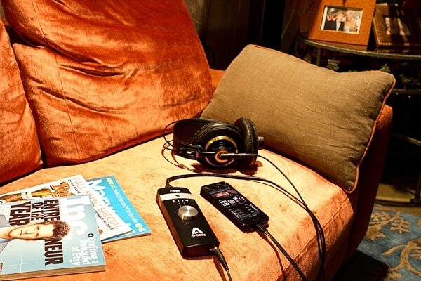 open zoom image for Apogee One Audio Interface for iPad and Mac, Sofa View