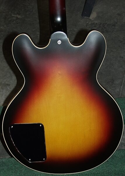 open zoom image for Gibson ES333 Memphis Series Semi-Hollow Electric Guitar (with Gig Bag), Triple Burst Rear Detail