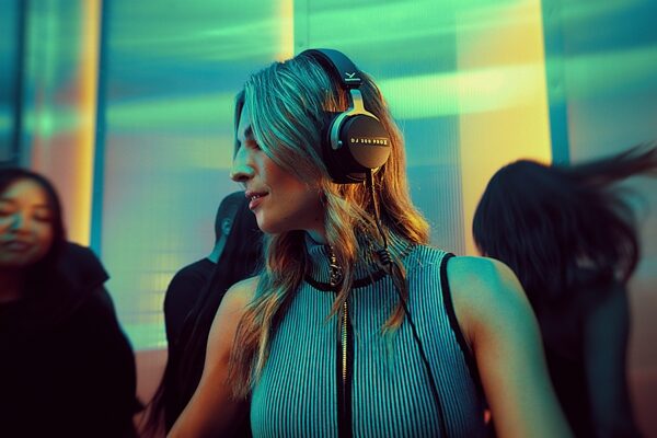 open zoom image for Beyerdynamic DJ 300 PRO X CLUB DJ Headphones, Black and SIlver, In Use