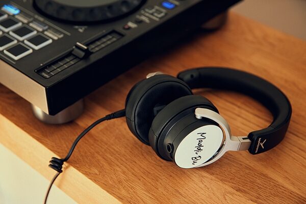 open zoom image for Beyerdynamic DJ 300 PRO X CLUB DJ Headphones, Black and SIlver, Detail